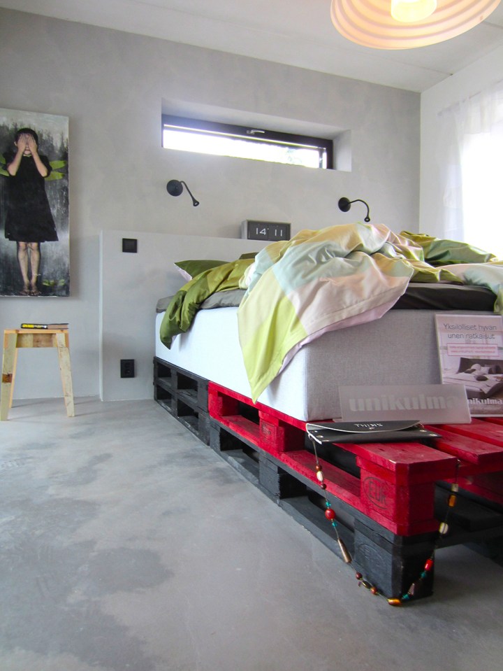 Makuuhuone erikoinen jalusta