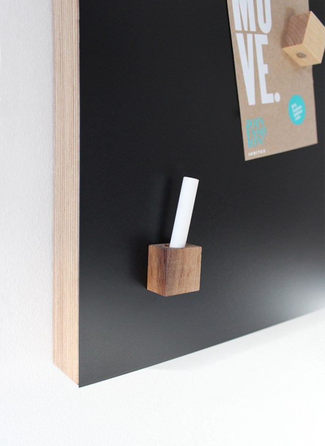 Kotona_muistitaulu_musta