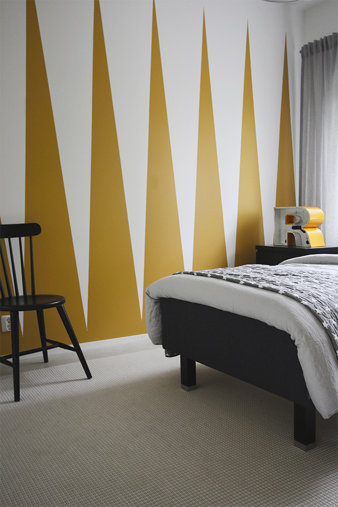 perhe_keltainen_huone