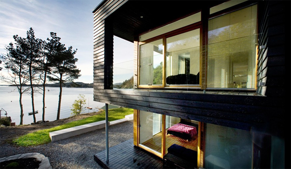 scandinavian-wooden-house-with-two-floor-in-beach