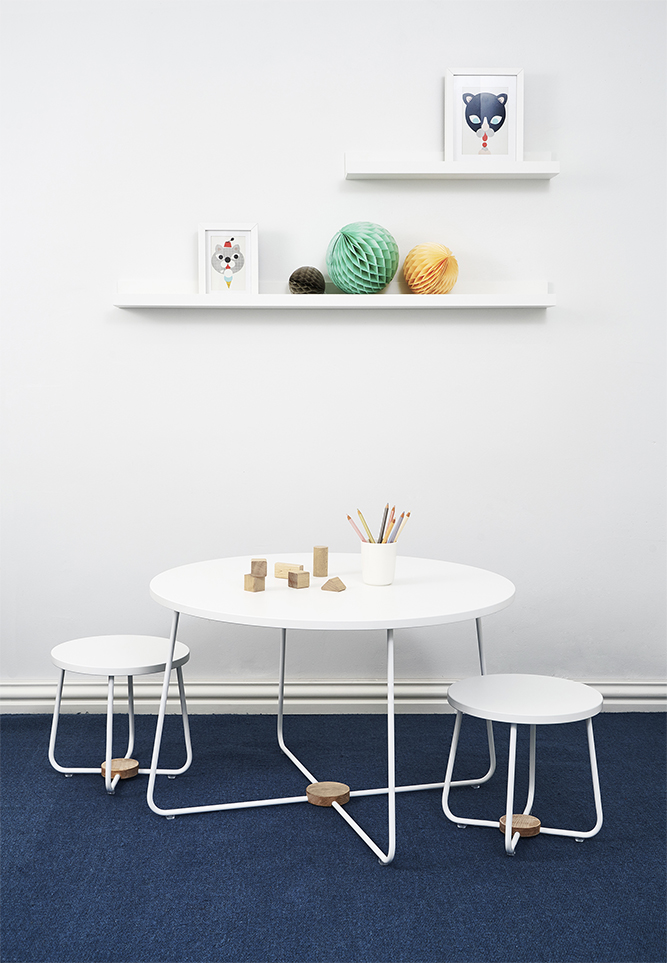 Mujo_Kidstable_Stools