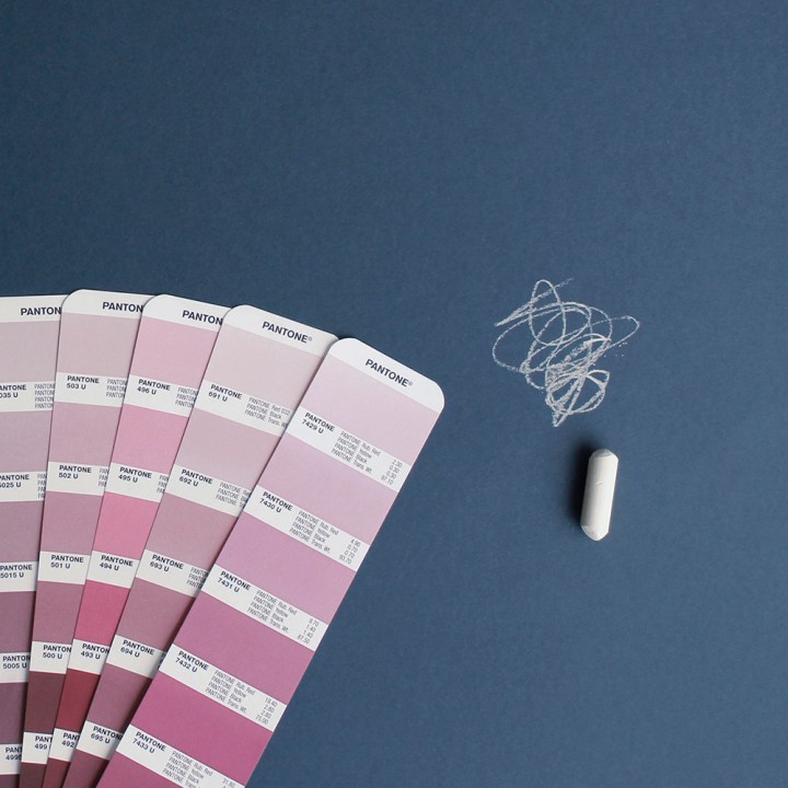 Pantone_varit_petrol_roosa