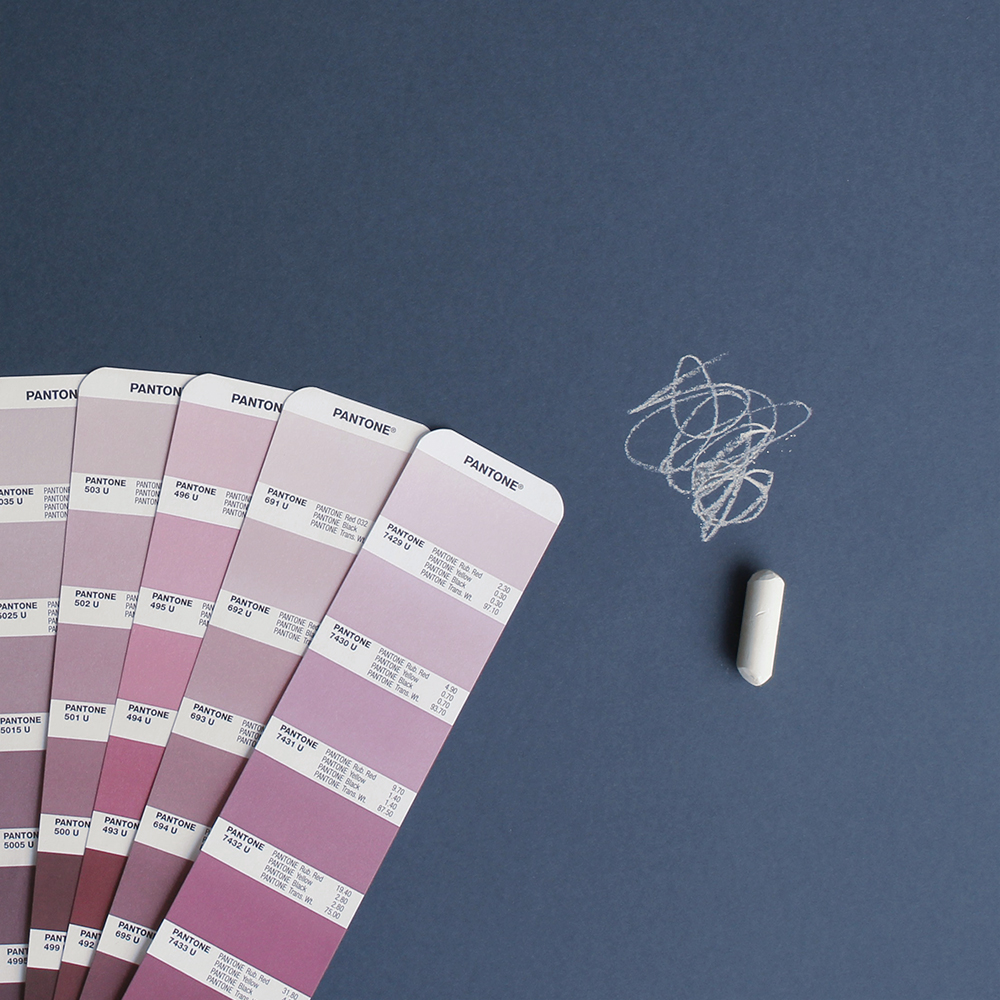 Pantone_varit_petrol_roosa