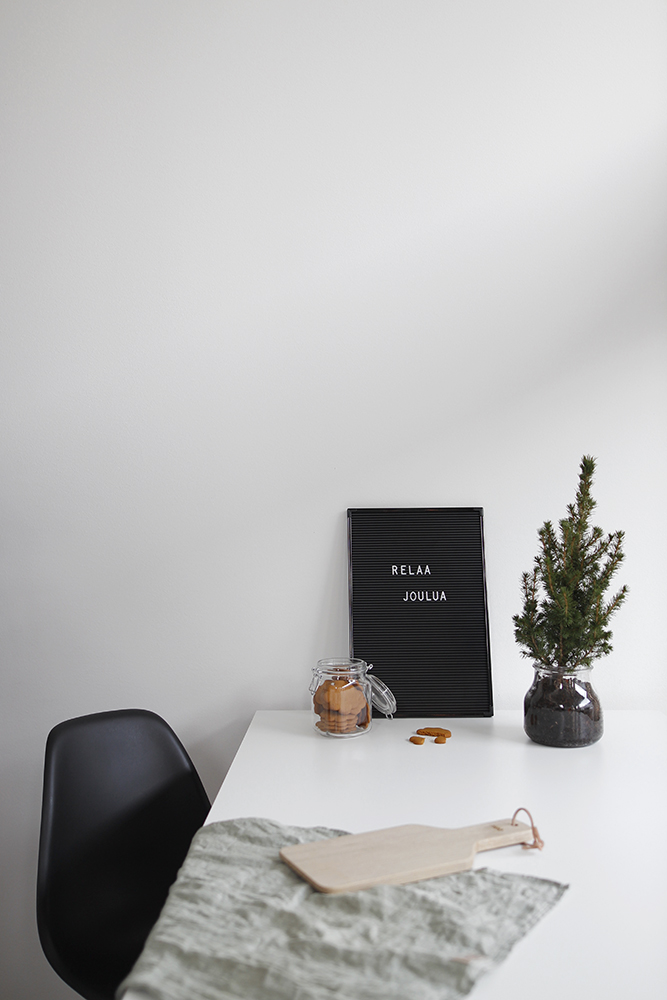 relaa_joulua_taulu